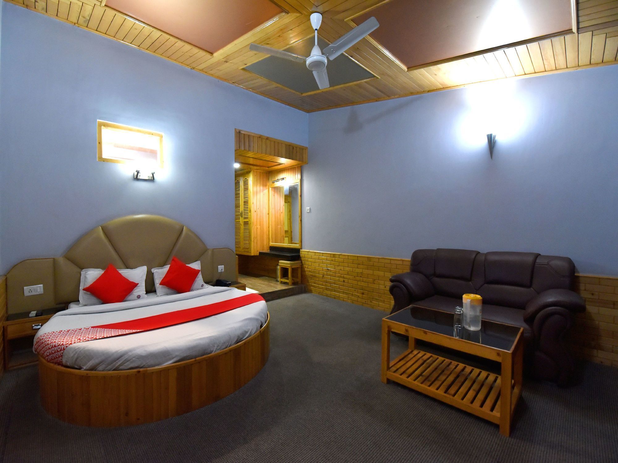 Hotel Oyo 13218 Hollywood 2*