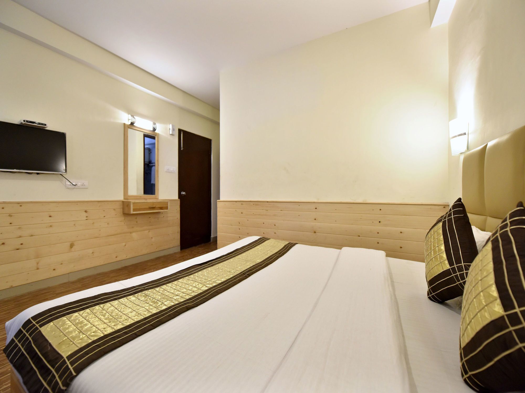 Oyo 12439 Ride At Hill Hotel Manali (Himachal Pradesh)