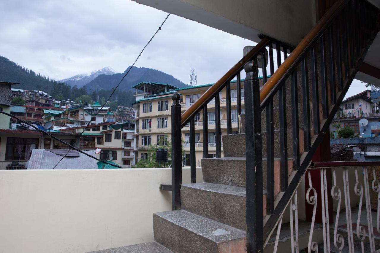 Shingar Mall Road Hotel