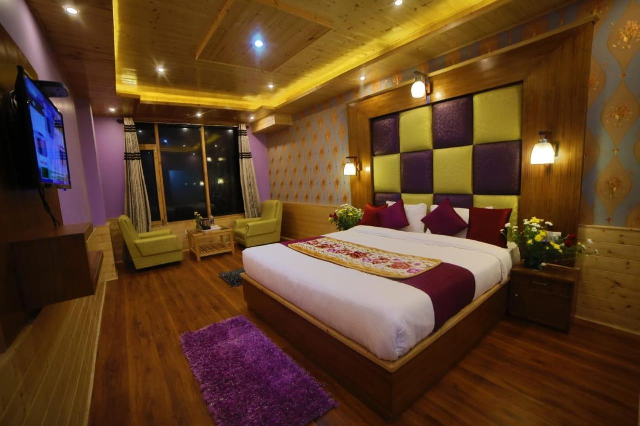 Jannat Hotel
