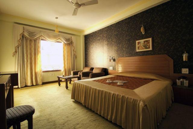 The Royal Regency 3*