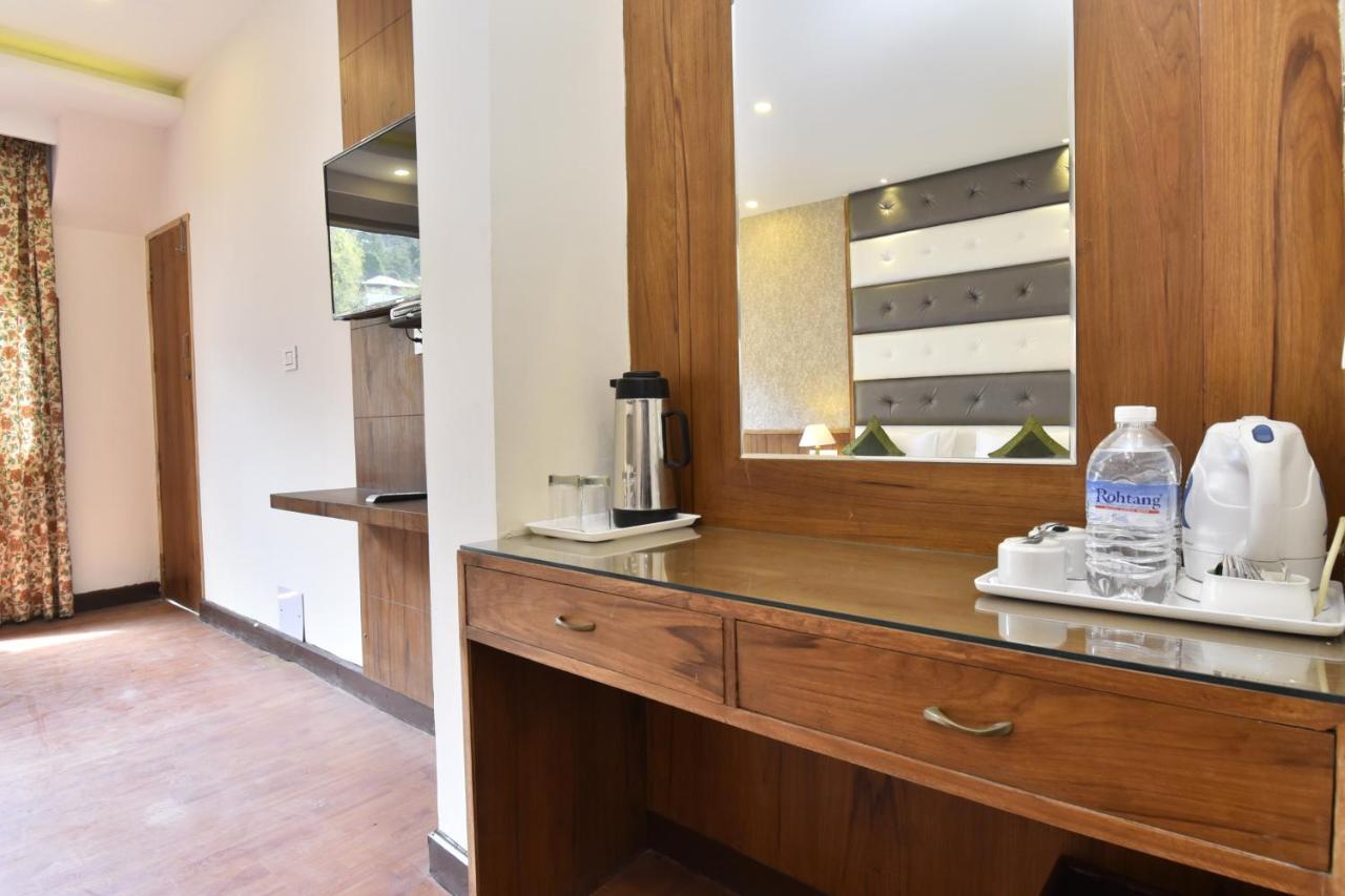 Hotel Snowcrests Manor Manali (Himachal Pradesh)