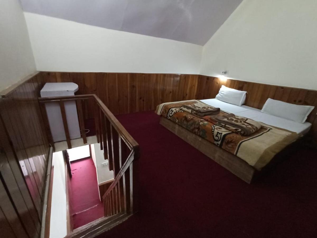 Him View Hotel Manali (Himachal Pradesh)