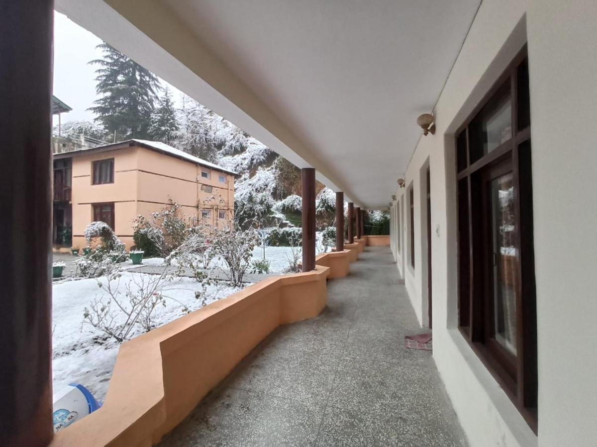 Hotel Him View Manali (Himachal Pradesh)