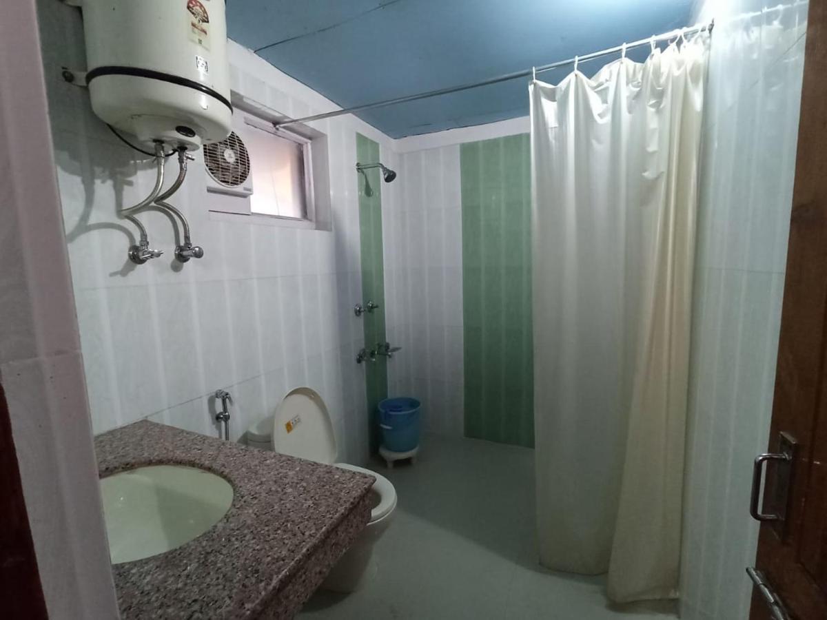 Hotel Him View Manali (Himachal Pradesh)