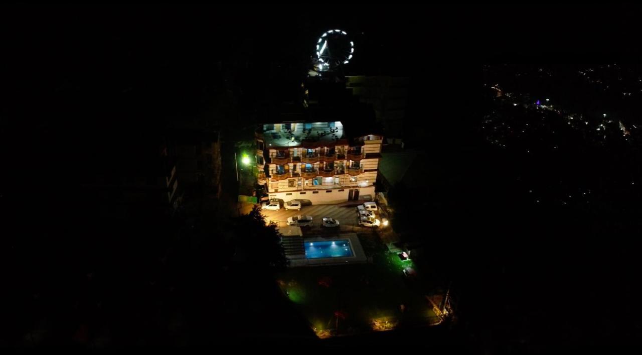 Hotel Utopia & 3*