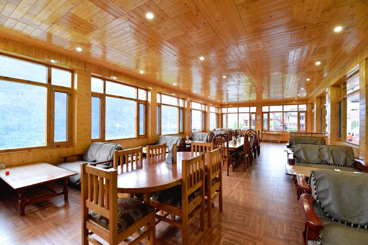 Hotel Oyo 6426 Rishi Palace