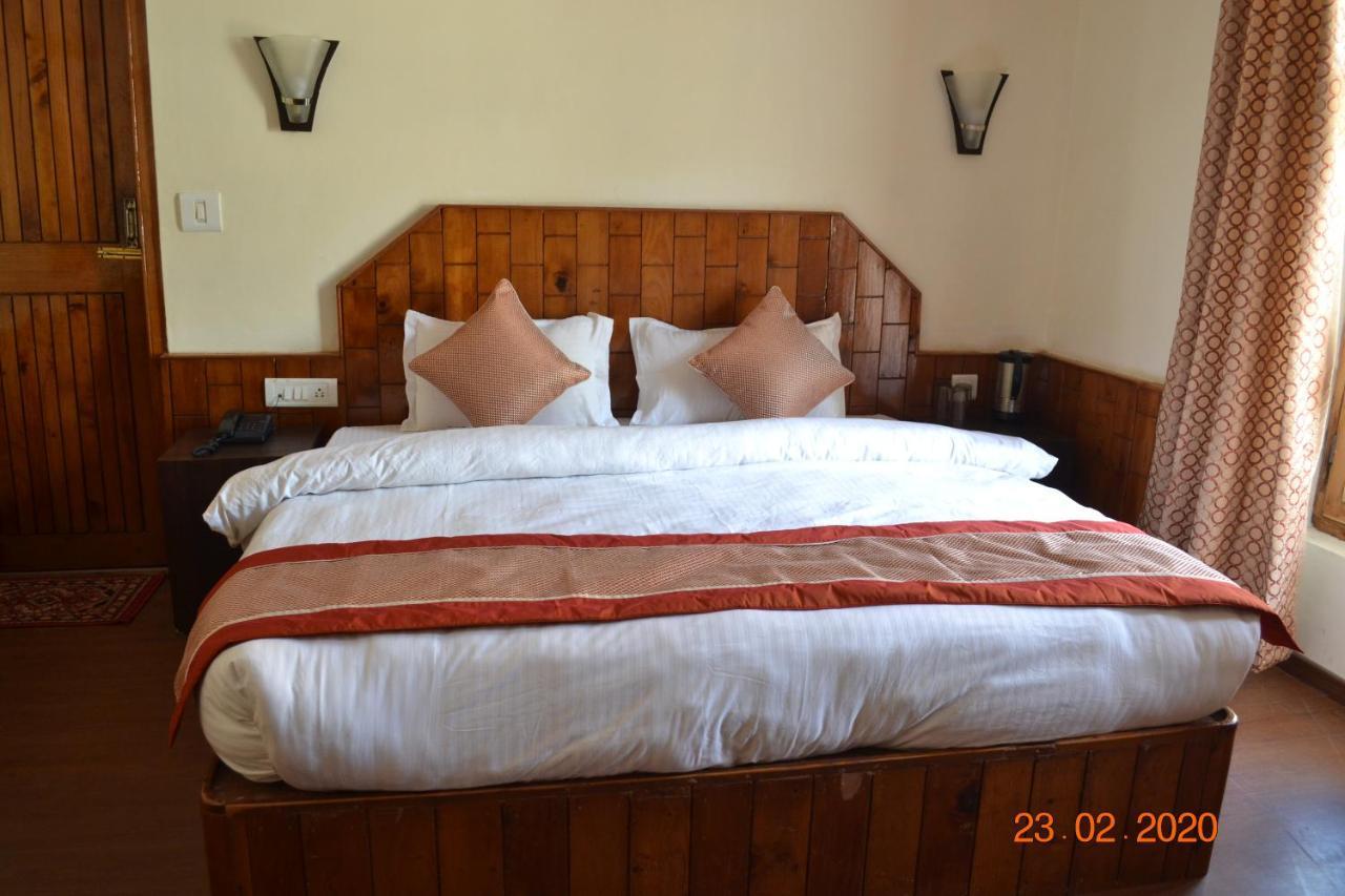 Mallu Singh's Hotel 3*