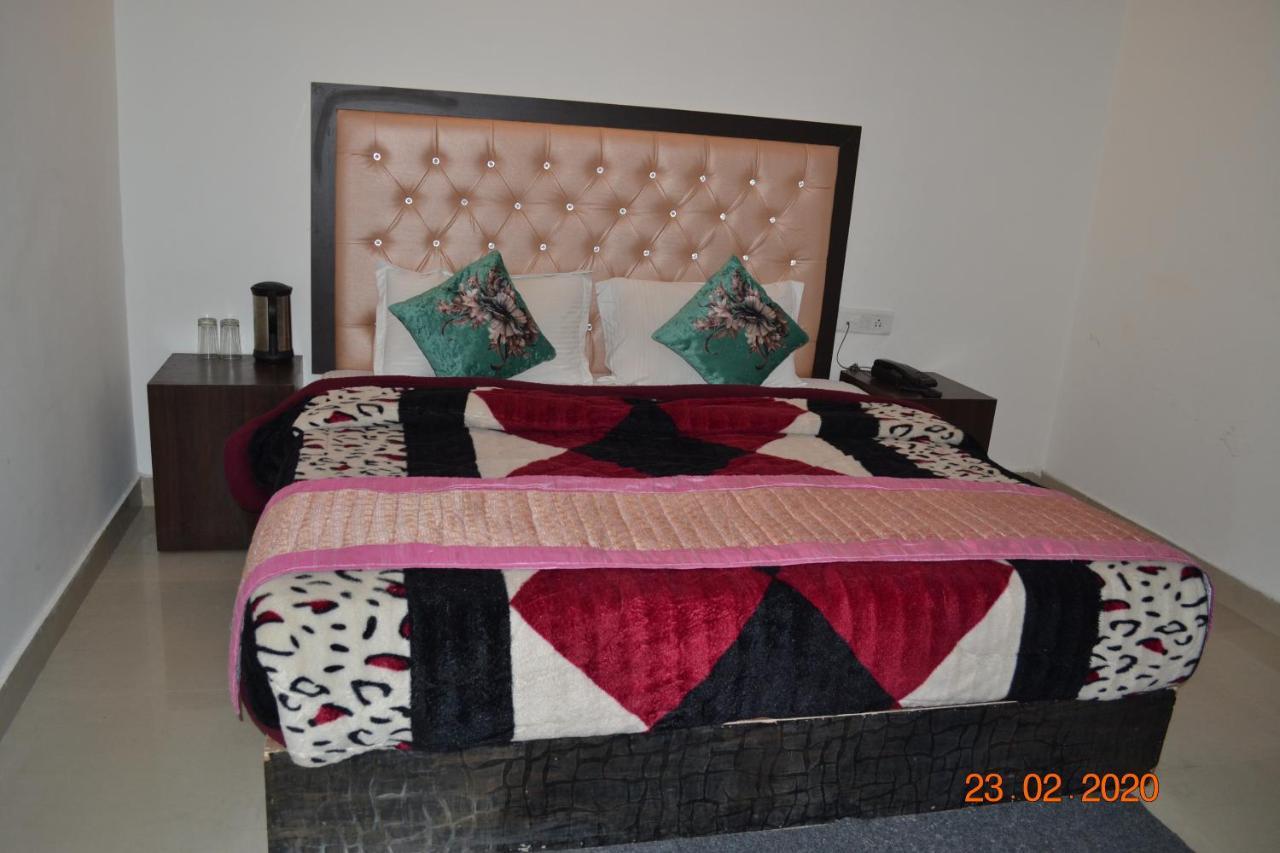 Hotel Mallu Singh's