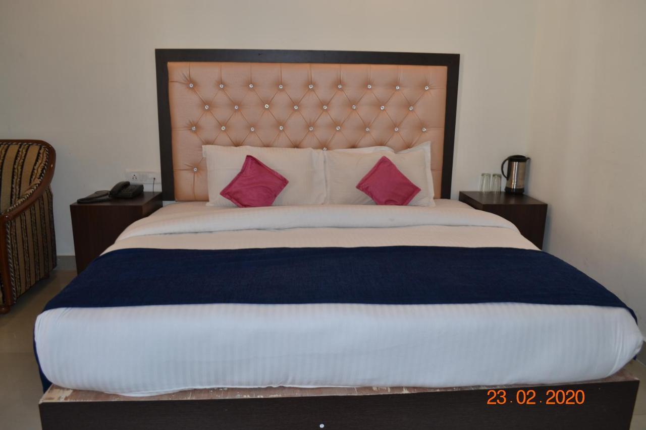 Hotel Mallu Singh's 3*