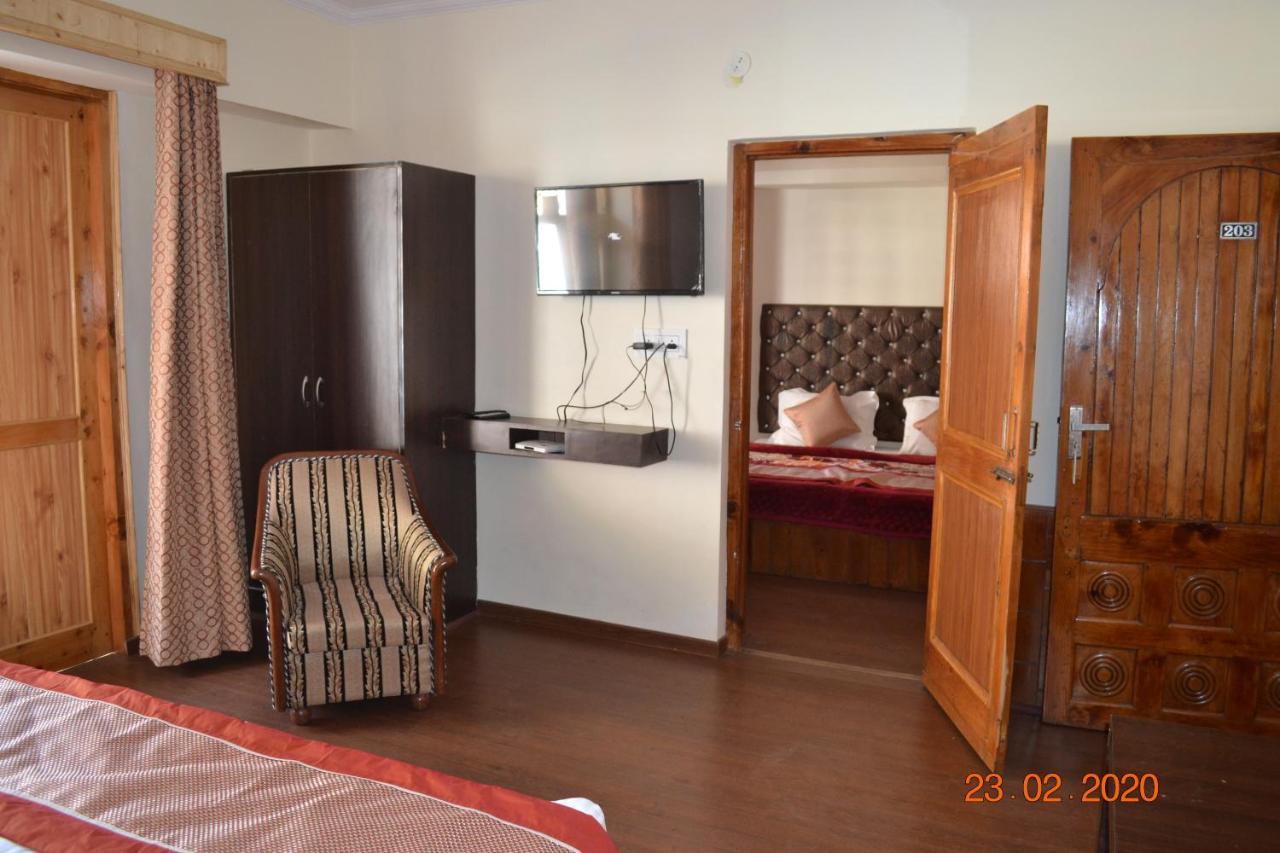Mallu Singh's Hotel