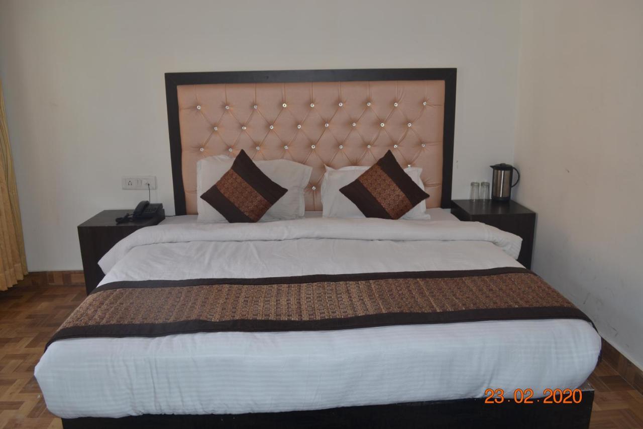 Mallu Singh's 3*