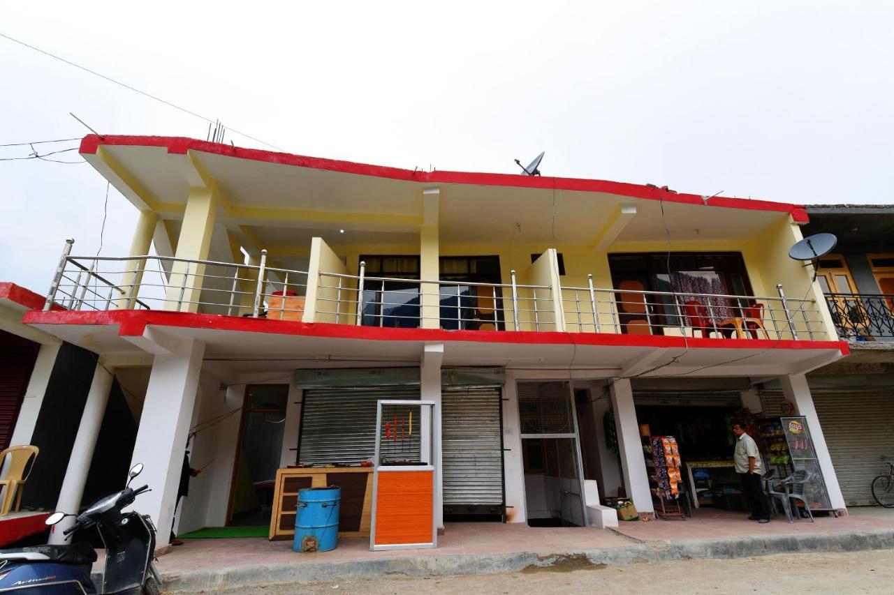 Oyo 15028 Kalpana Hotel 3*