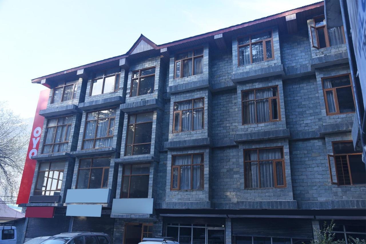 Oyo 19322 Snow Flake Hotel