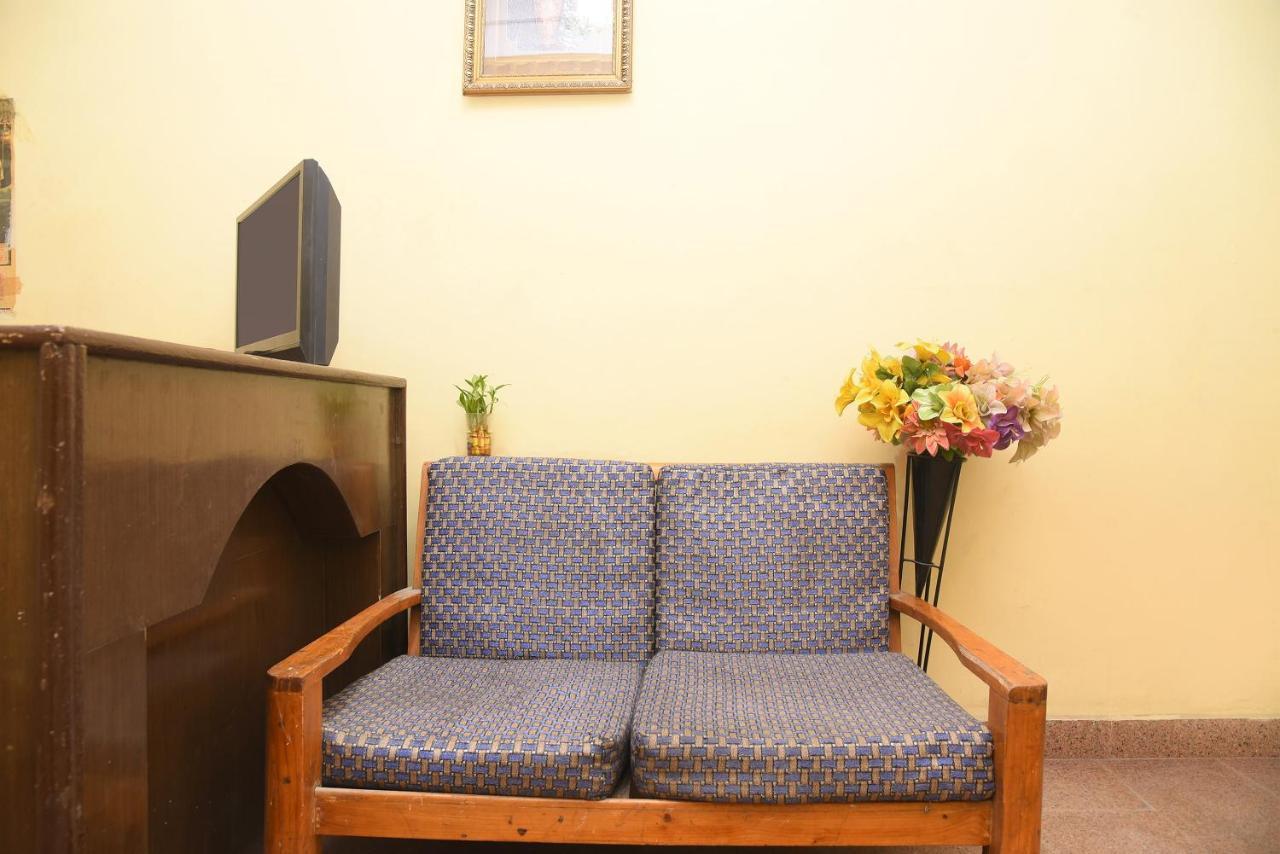 Oyo 19322 Snow Flake Hotel 3*