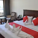 Hotel Alpas Manali