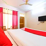 Oyo 7766 Hotel Thakur