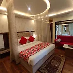 Abhilashi Residency & Spa - Centrally Heated & Air Cooled