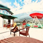 Vista Resort Near Mall Road Manali - Centrally Heated & Air Cooled