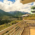 The View, Manali