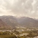 Pause At Manali