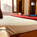 Hotel Solitaire Manali - A Few Steps From Mall Road