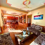 3 Bedroom Luxury Villa With Sceneric Mountain View
