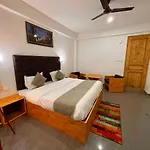 Hotel Beas River Retreat - A Riverside Hotel With Balcony