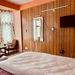Hotel D Kanchan Manali