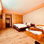 Hotel D Kanchan Manali