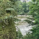 Hotel Old Manali With Balcony & Mountain View, Near Manali Club House