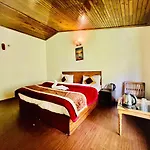 Hotel Silver Land-Manali