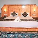 Old Manali Retreat