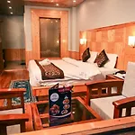 Old Manali Retreat