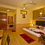 New Harmony Inn