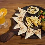 The Mad King\'S House & Cafe