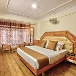 Goroomgo New Ambika Mall Road Manali Near Durga Temple -Mahadev Temple-Hidimba Temple - Prime-Location-And-Spacious-Room With Luxury Room And Parking Facilities