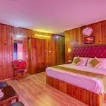 Goroomgo New Ambika Mall Road Manali Near Durga Temple -Mahadev Temple-Hidimba Temple - Prime-Location-And-Spacious-Room With Luxury Room And Parking Facilities