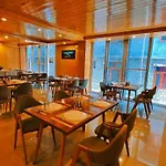 Vista Resort - Centrally Heated ! Air Cooled ! - Managed By The Four Season ! Close To Manali Mall Road