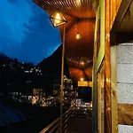 Kashi Mount View & Cafe