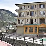 Oyo 8797 Manali Mountain Regency