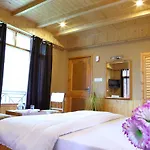 Kanyal Height Cottages