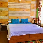 Plm Dhara Hotel