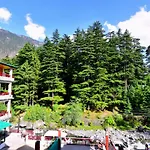 Spot On 37336 Hotel Neelgiri
