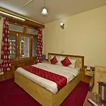 Oyo 8895 Hotel Pine Grove