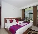 Oyo Premium Green Tax Barrier Manali