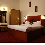 Fabhotel Ever Green