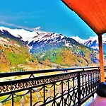 Pause At Manali
