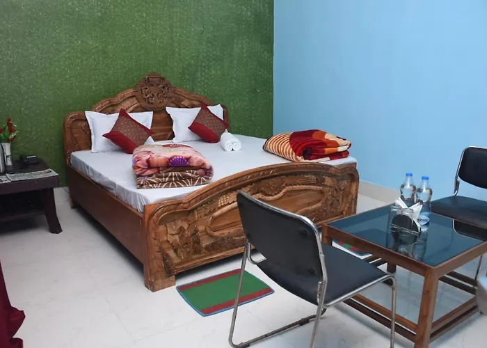 Goroomgo New Ambika Mall Road Manali