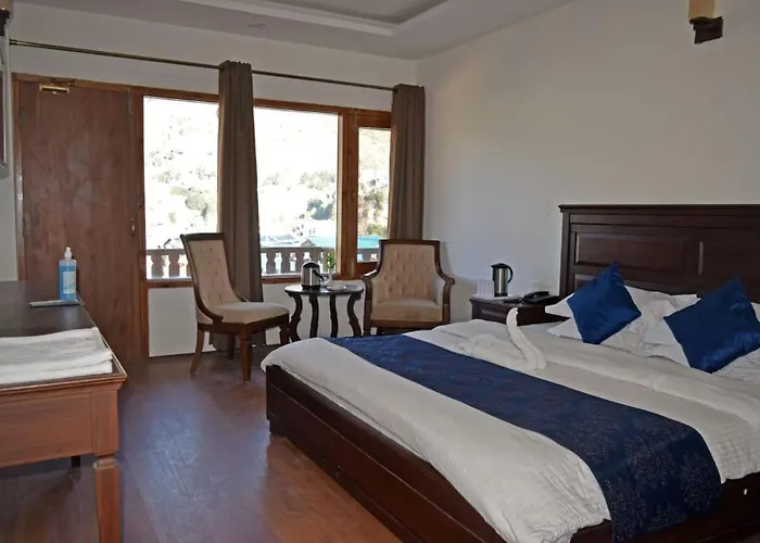 Hotel Alpas Manali